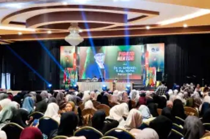 UIM Sukses Gelar Wisuda Ke-20, 472 Lulusan Sarjana dan Diploma Resmi Dikukuhkan